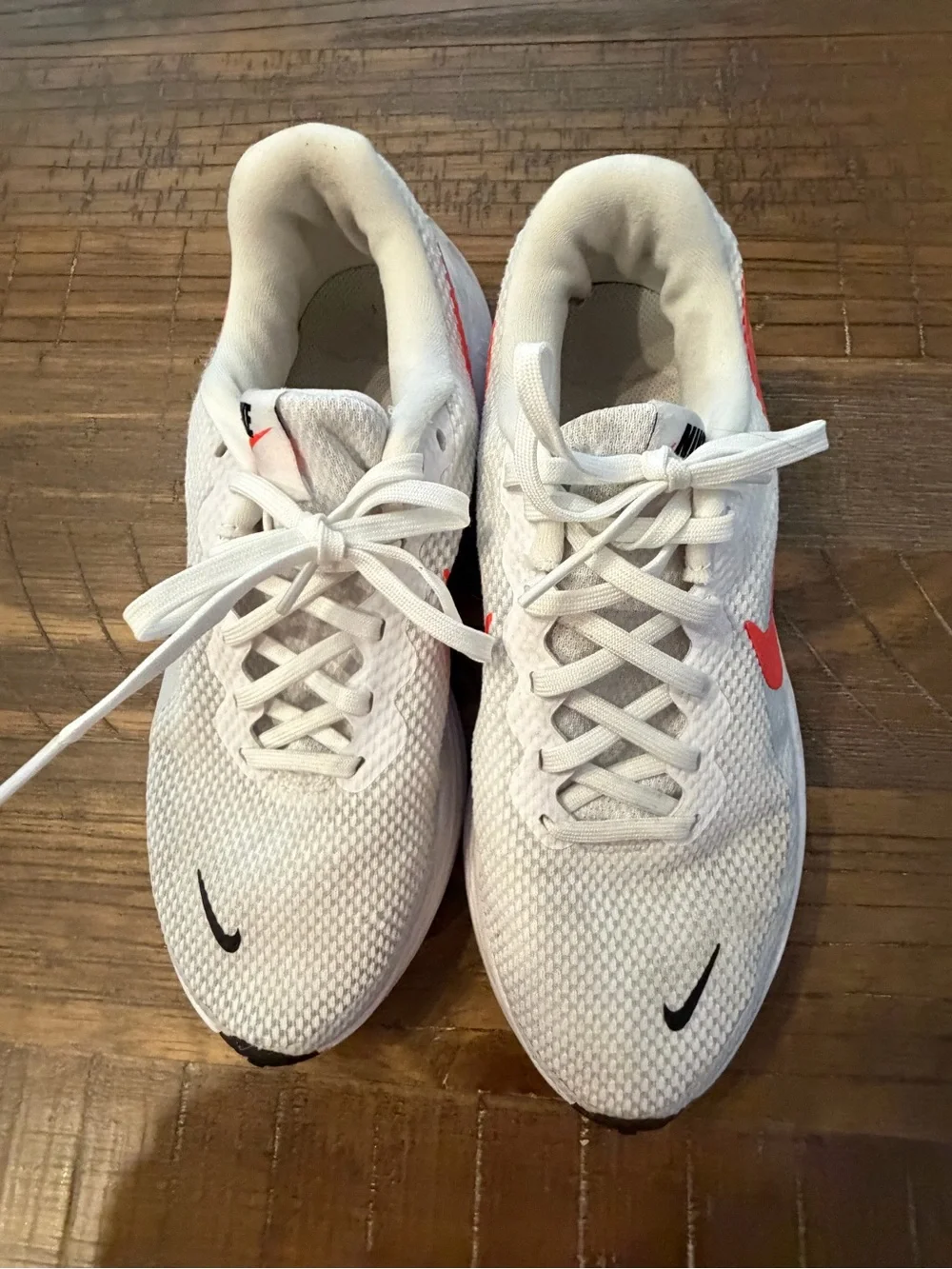 Nike Revolution 8